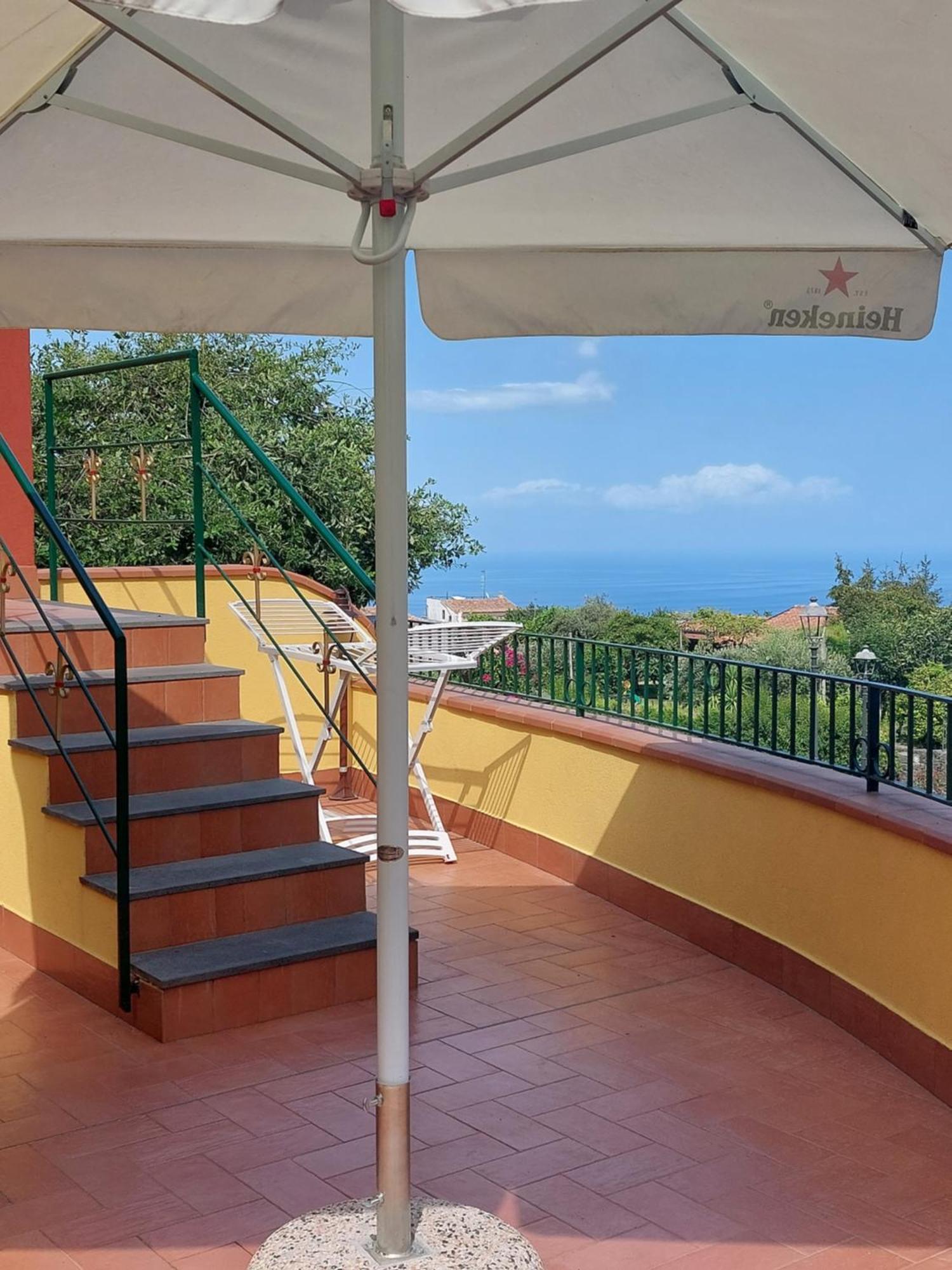 Casa Vacanza Del Sole Milo Exteriör bild